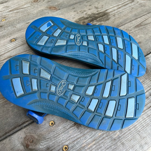 blue chacos - Picture 3 of 4